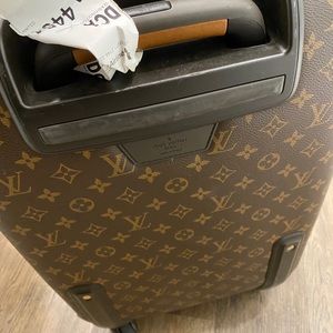 Louis Vuitton troller
